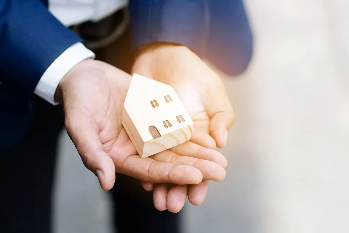 investors, real estate agents
